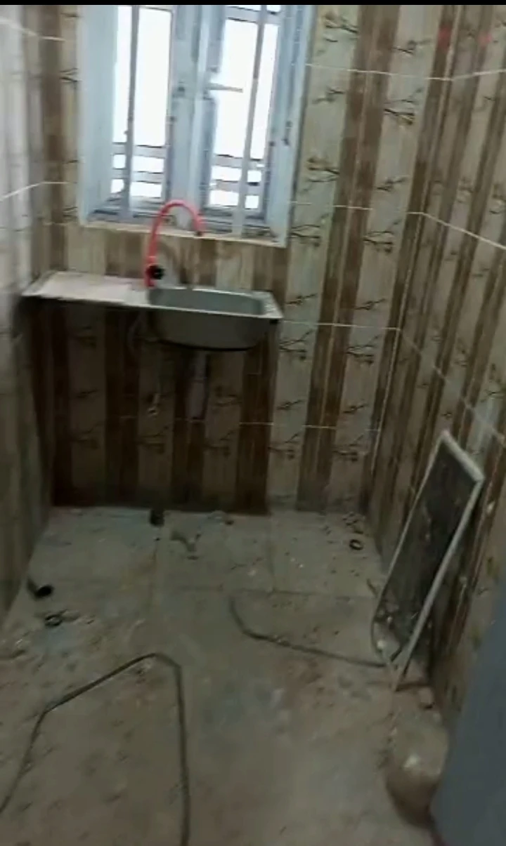 SelfContain for Rent in BIU Road along sapele road, Edo - Image 2