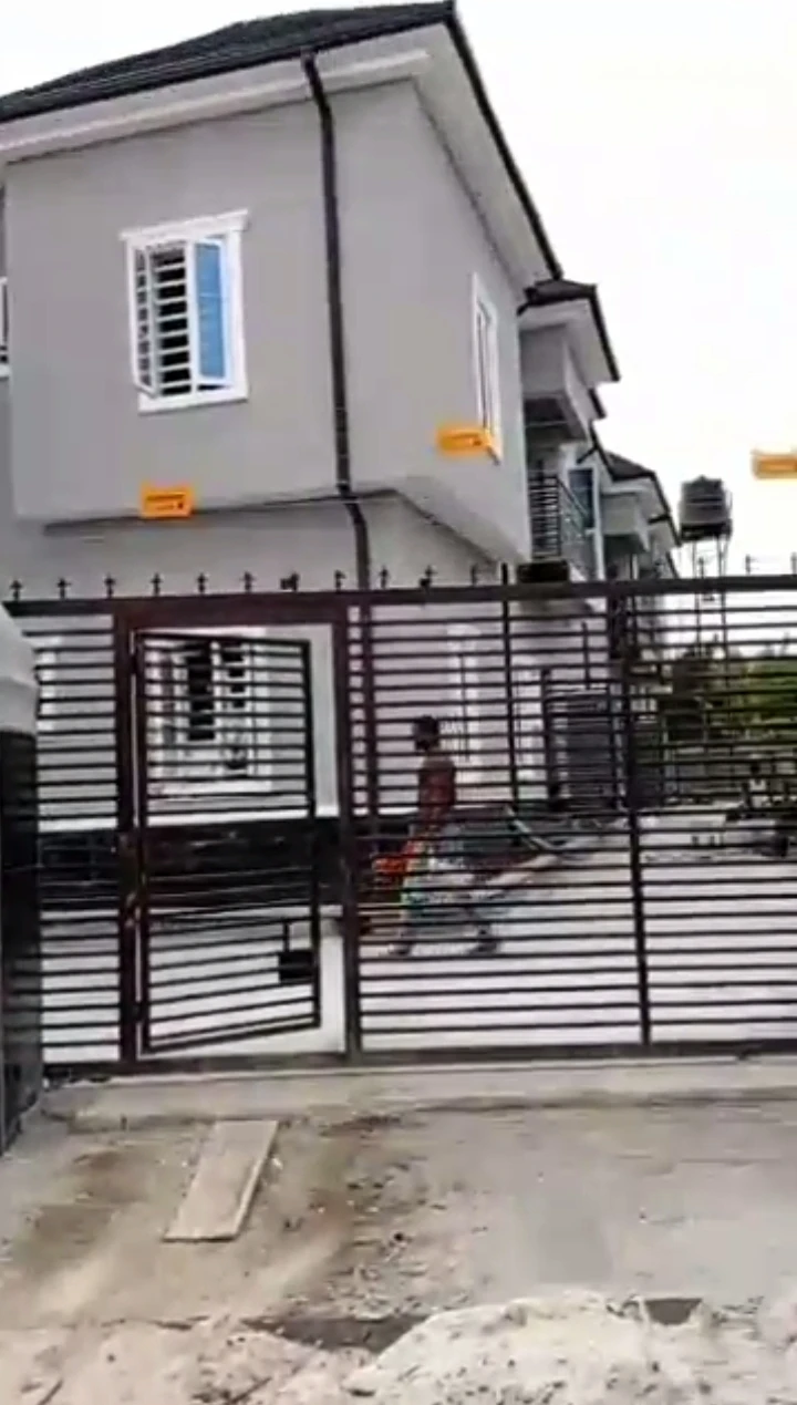 Duplex for Sale in Okpaka, Delta - Image 1