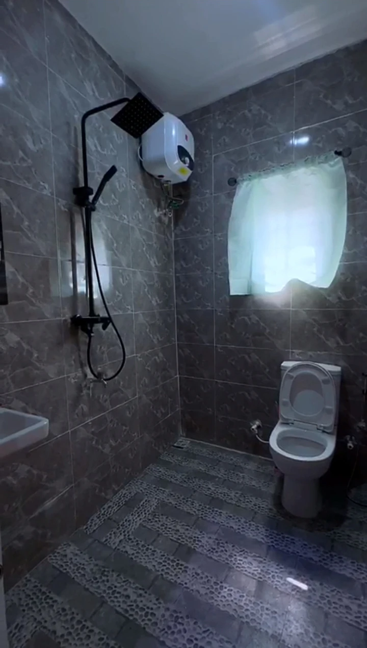 Hotel for Sale in Okpaka, Delta - Image 3