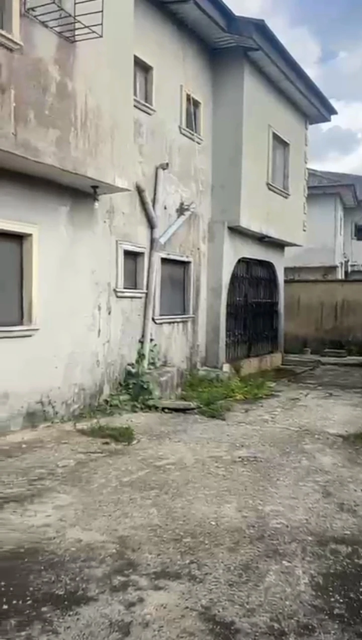 Duplex for Sale in Jakpa road, Delta - Image 1