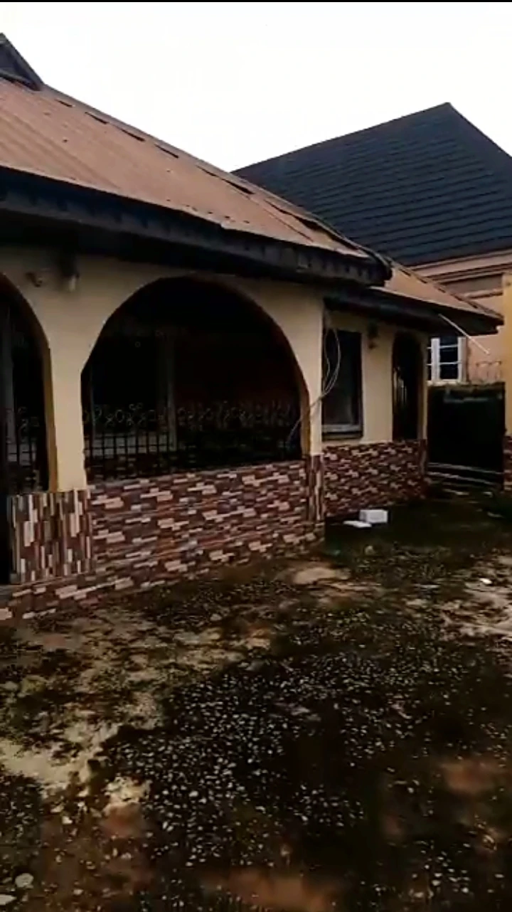 Bungalow for Sale in Peanut sapele road, Edo - Image 2