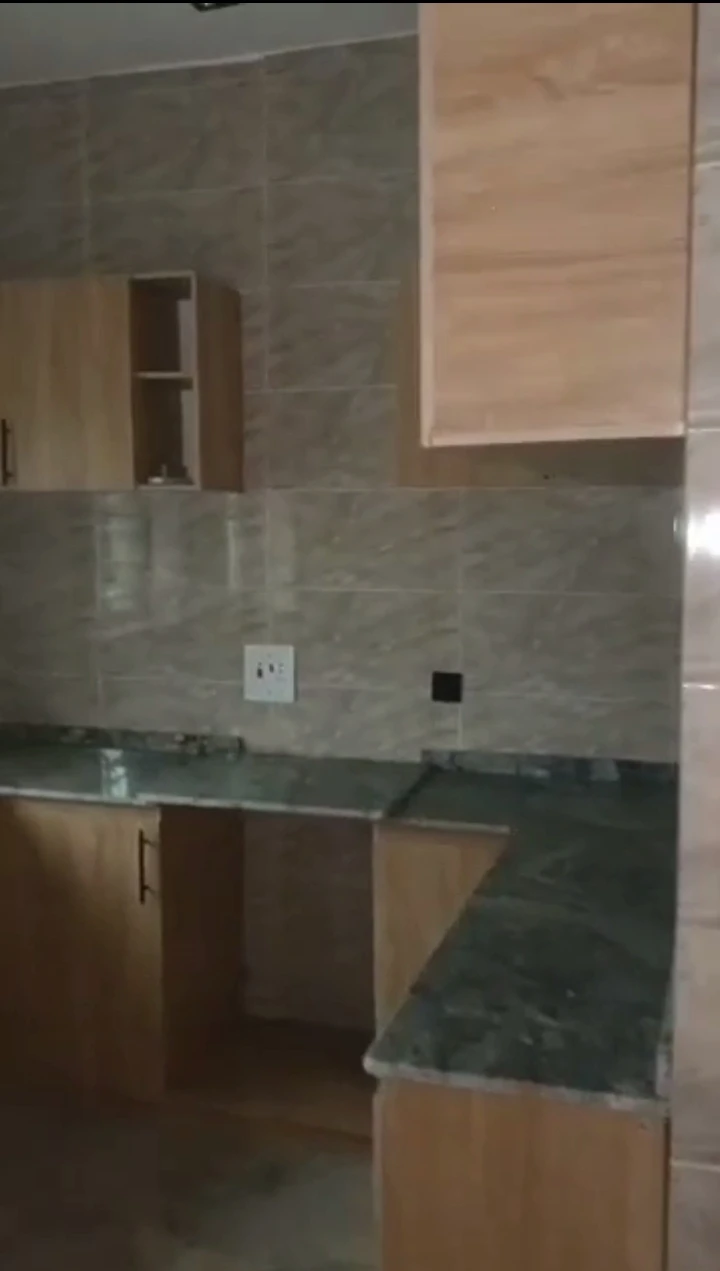 2 Bedroom Flat for Rent in Igbinosa irhirhi road, Edo - Image 2