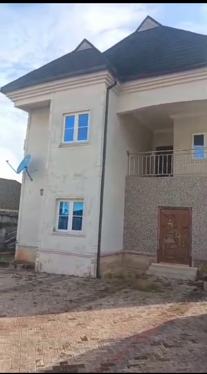Duplex for Rent in COUNTRY home ROAD Goubadia, Edo - Image 2