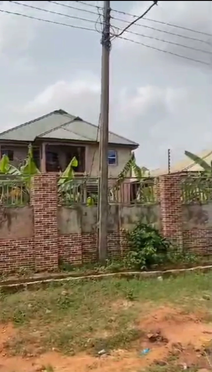 4 Bedroom Flat for Sale in IYEKOGBA IRIRI, Edo - Image 1