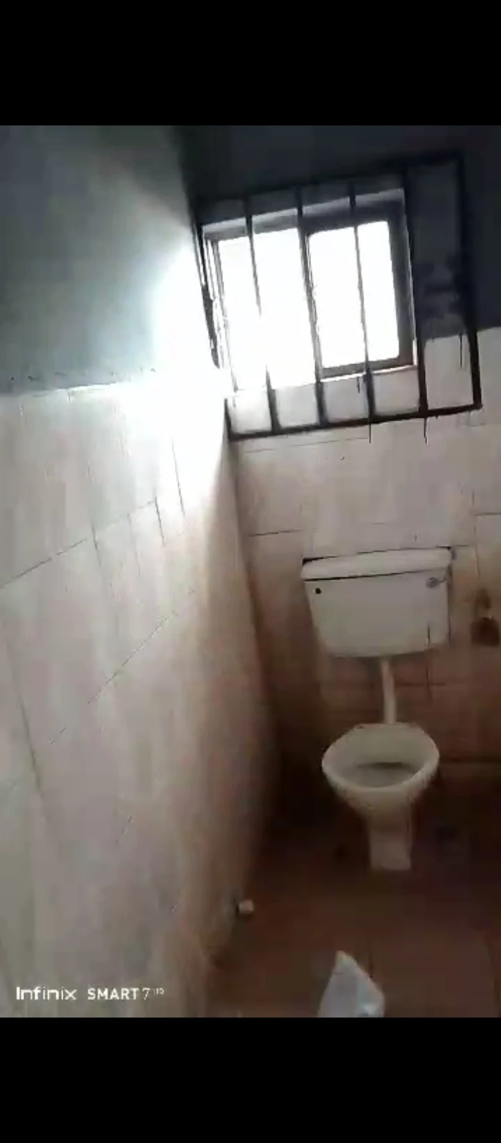 3 Bedroom Flat for Rent in Etete GRA, Edo - Image 2