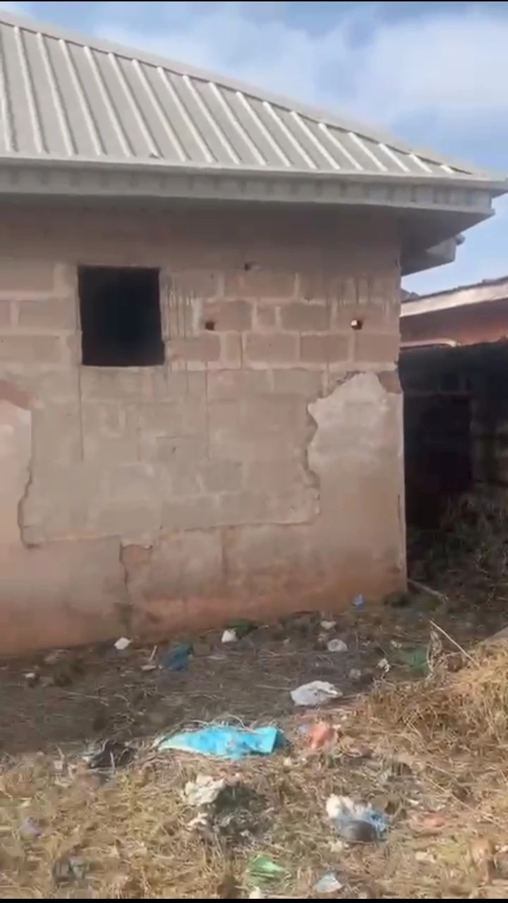 Uncompleted Building for Sale in Ugbowo medical, Edo - Image 1