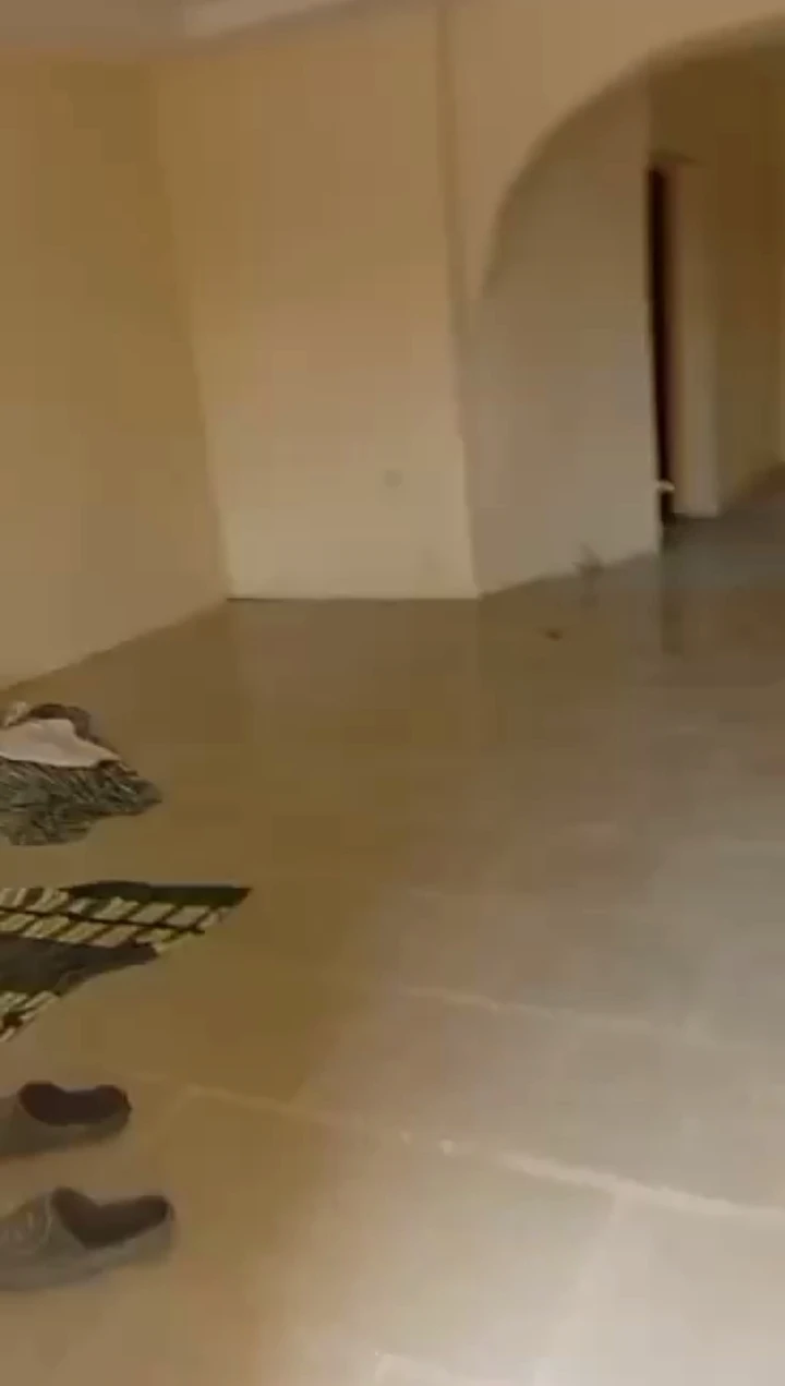 3 Bedroom Flat for Rent in Etete GRA, Edo - Image 1