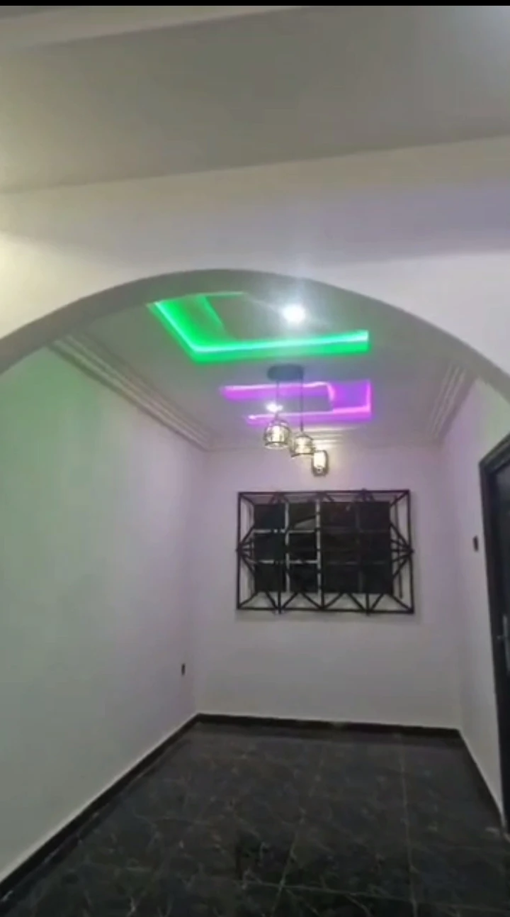 3 Bedroom Flat for Rent in Abuja quarter, Edo - Image 1