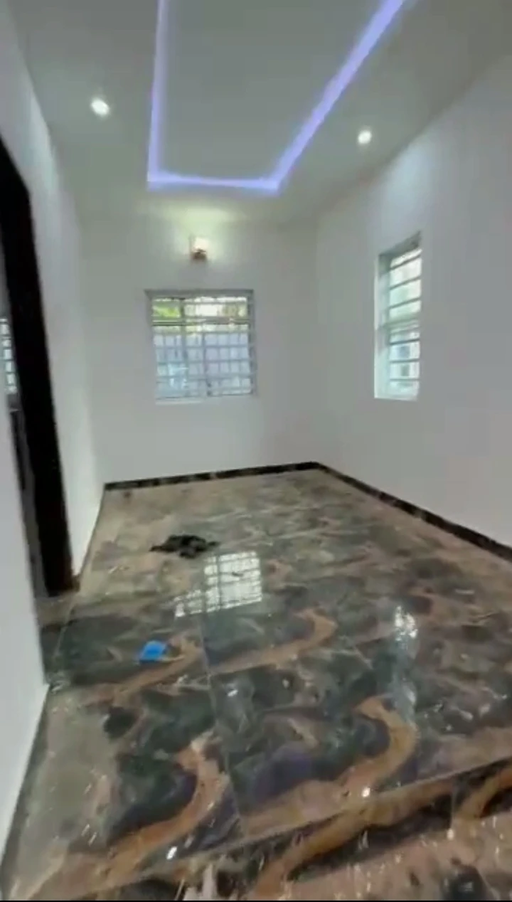 2 Bedroom Flat for Rent in Zion Street sapele road, Edo - Image 2