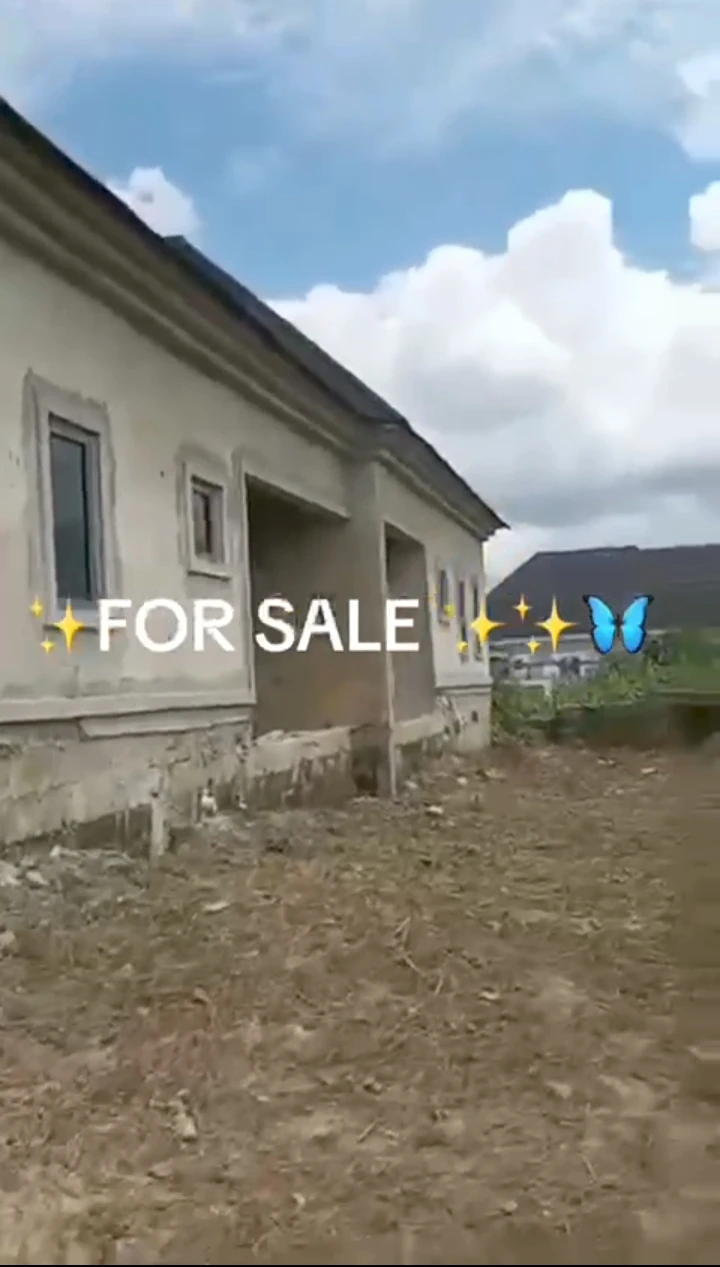 Bungalow for Sale in Agharho, Delta - Image 1
