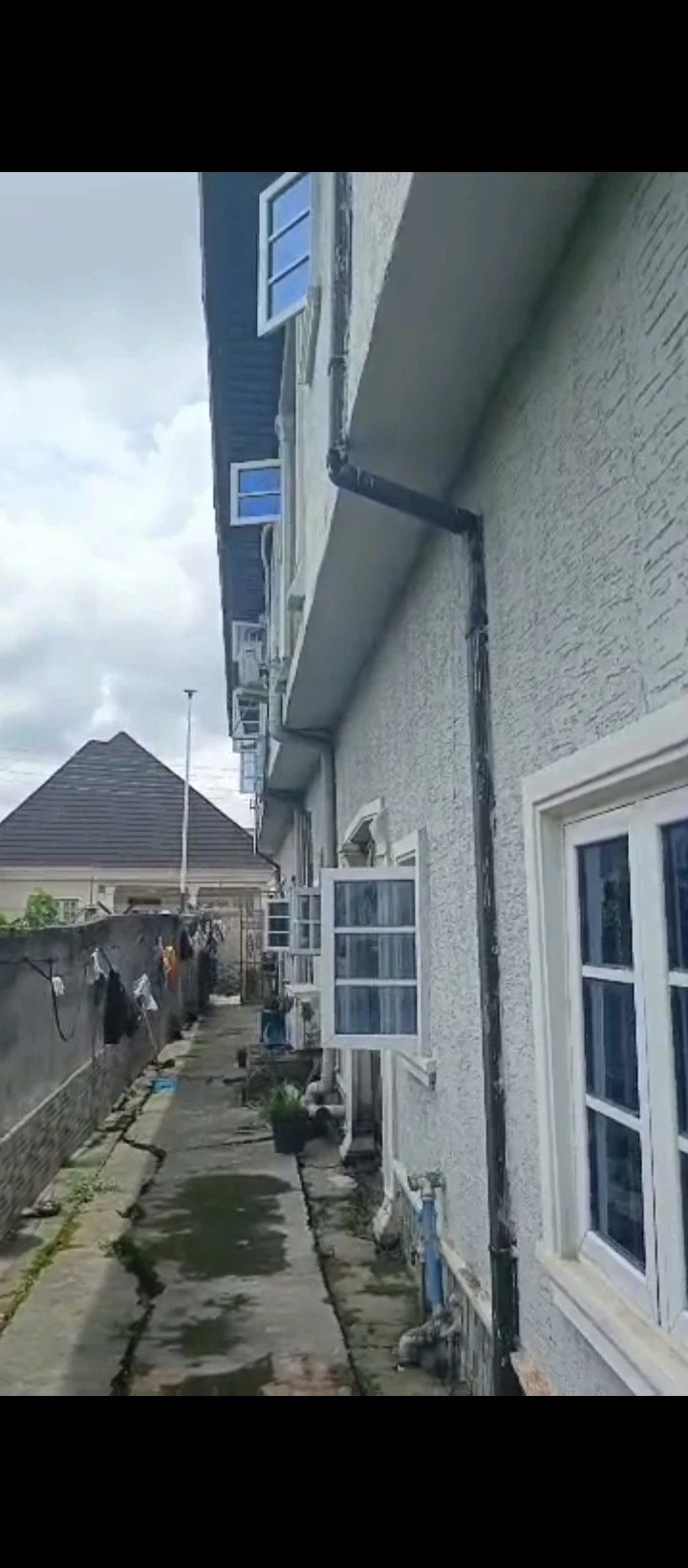 3 Bedroom Flat for Sale in Airport road, Delta - Image 4