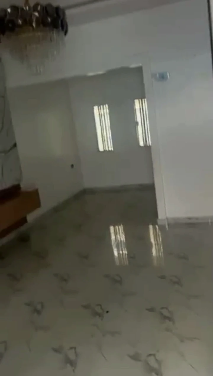 3 Bedroom Flat for Rent in Osubi, Delta - Image 1