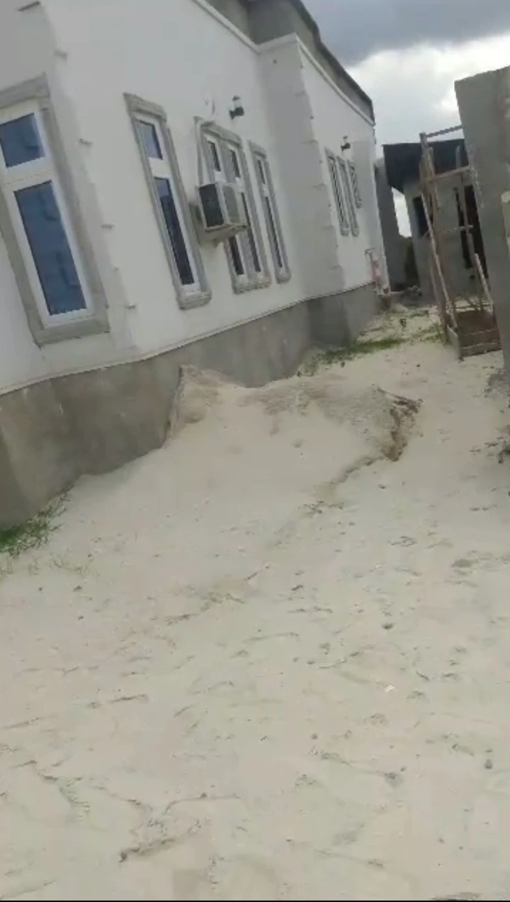 3 Bedroom Flat for Sale in Udu Warri, Delta - Image 2