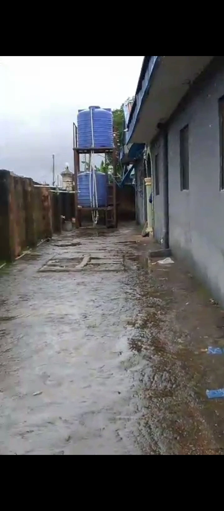 4 Bedroom Flat for Sale in Obe sapele road off Ewhuku, Edo - Image 2