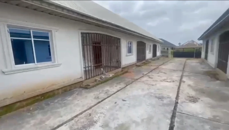Bungalow for Sale in Uhie sapele road, Edo - Image 4
