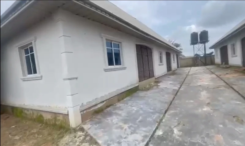 Bungalow for Sale in Uhie sapele road, Edo - Image 1