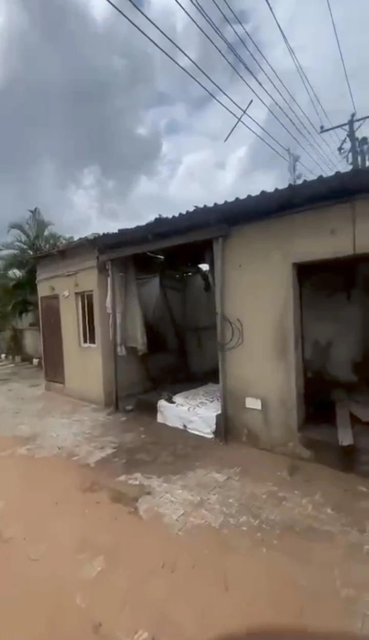Ware House for Sale in Isihor Lagos ibadan express way, Edo - Image 2
