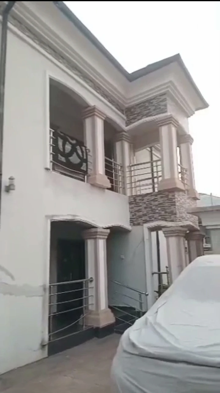 2 Bedroom Flat for Sale in Ugbor GRA, Edo - Image 2