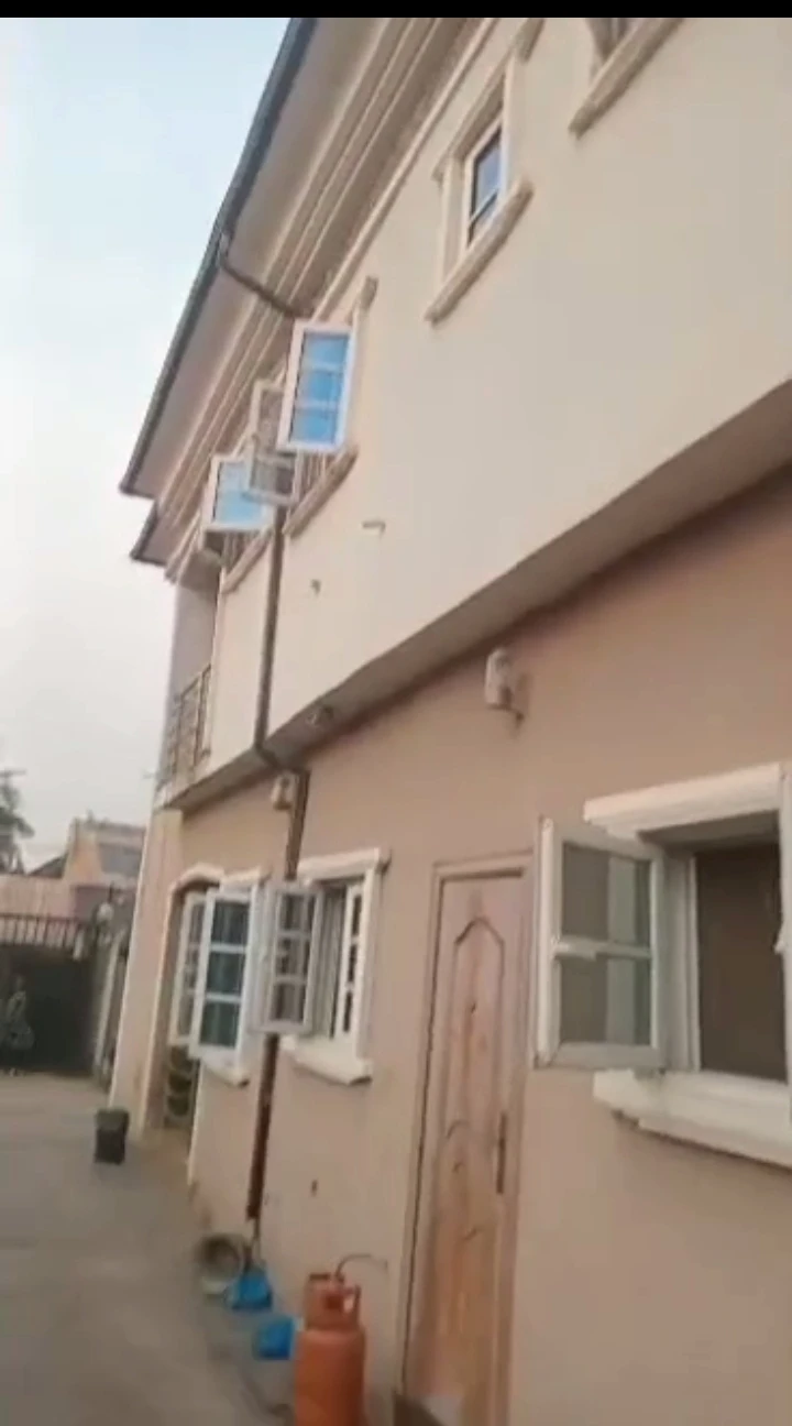 2 Bedroom Flat for Sale in Ugbor GRA, Edo - Image 1