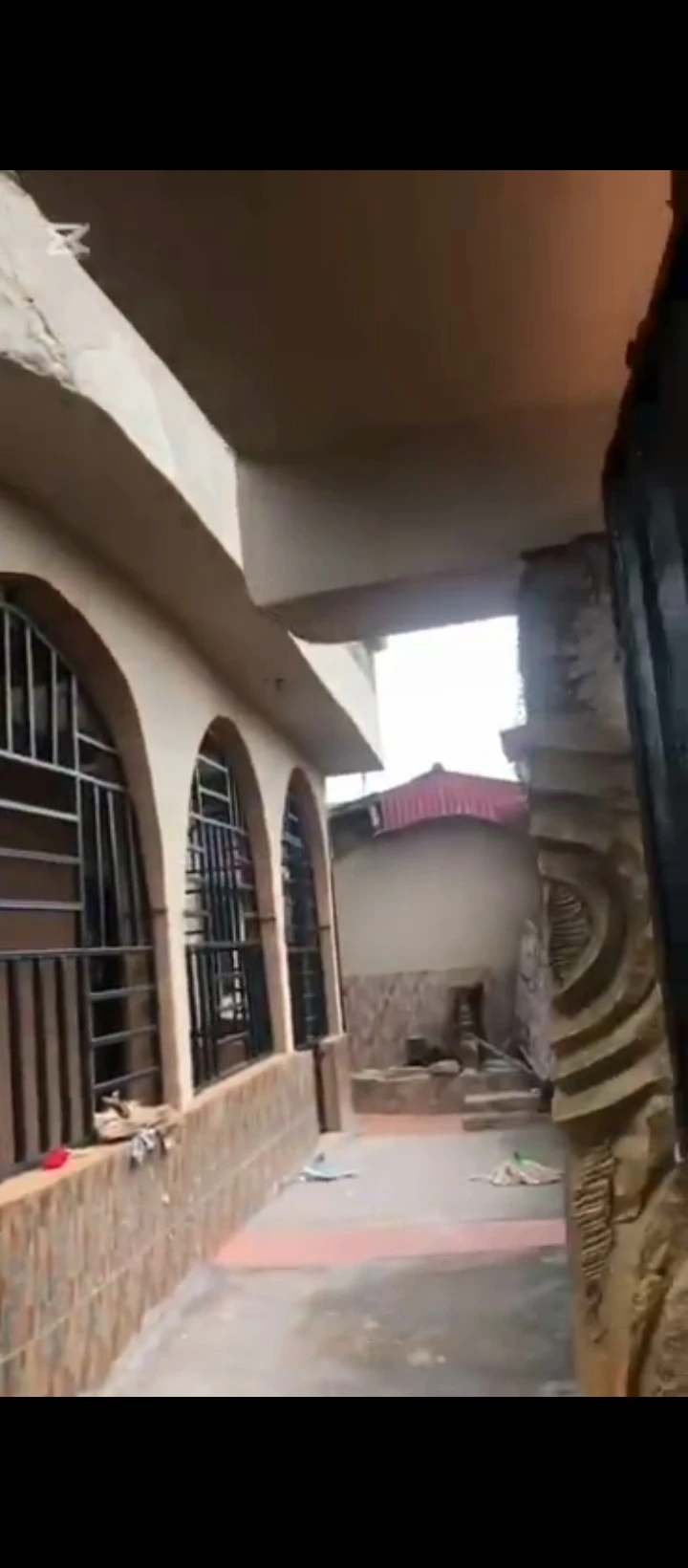 3 Bedroom Flat for Sale in Eweka upper sakpoba road, Edo - Image 2