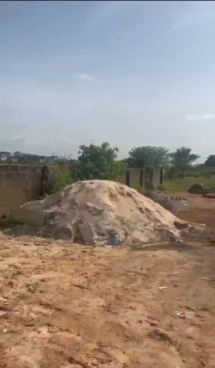 Uncompleted Building for Sale in Carribbean Estate off irhirhi Rd off airport road Arougba, Edo - Image 1