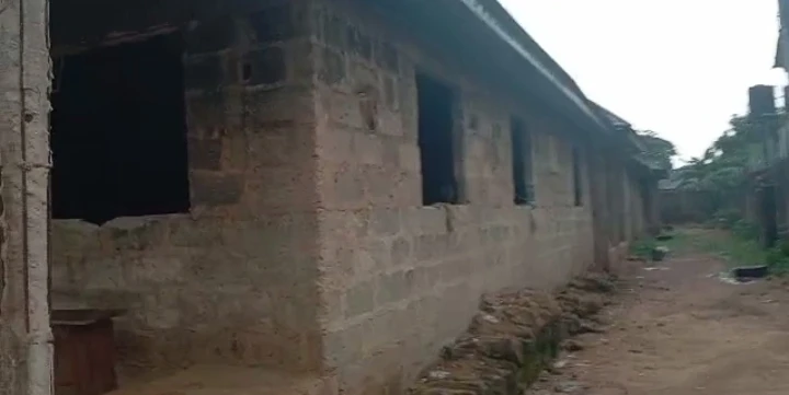 Uncompleted Building for Sale in Ugbor central, Edo - Image 1