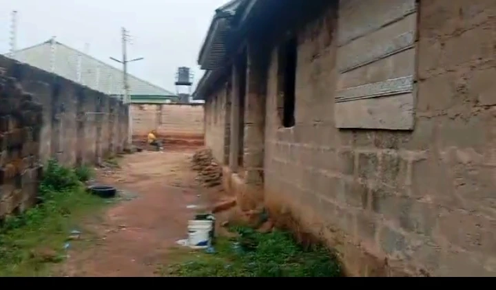 Uncompleted Building for Sale in Ugbor central, Edo - Image 2