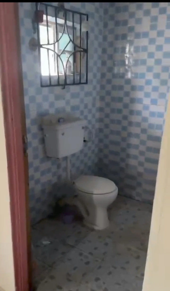3 Bedroom Flat for Rent in Ugbor, Edo - Image 2
