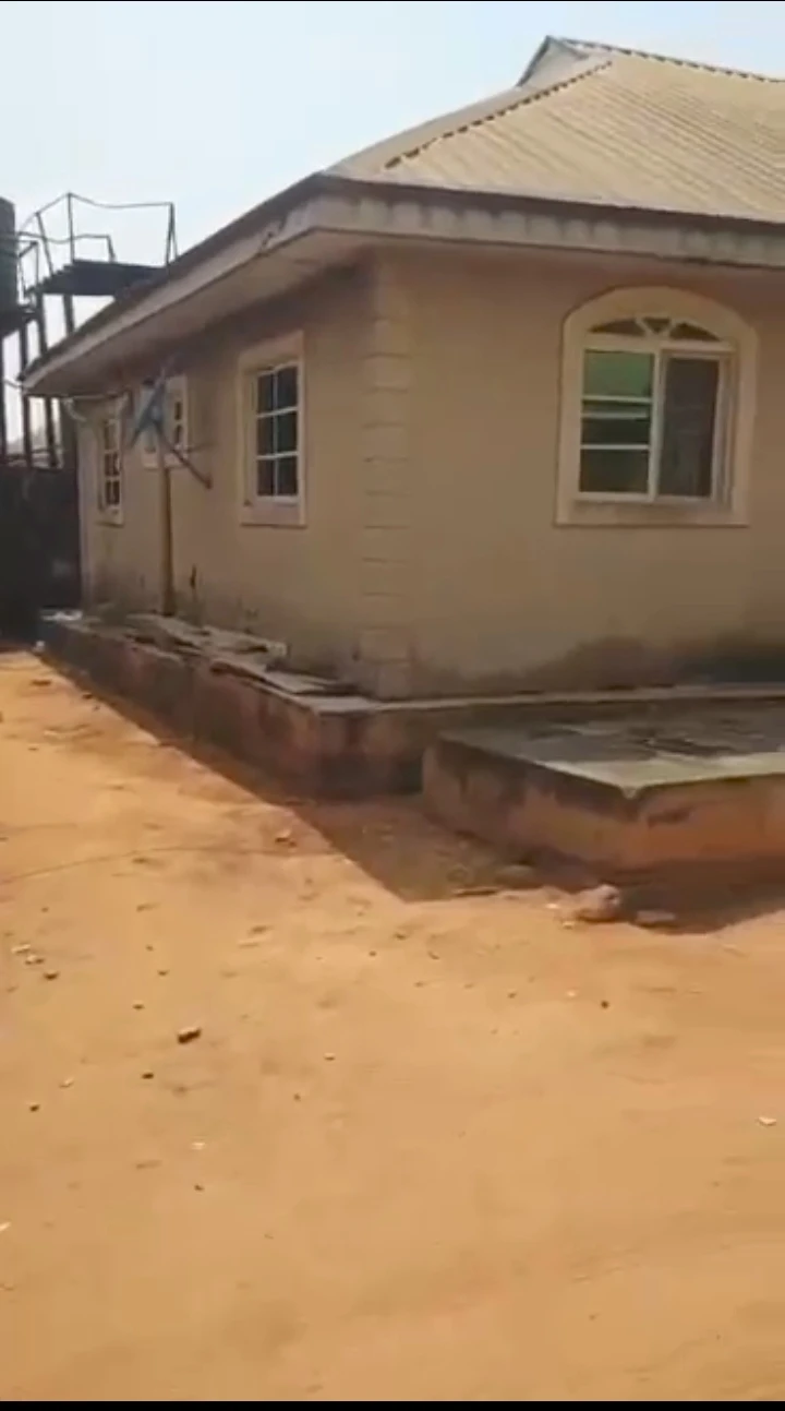 Bungalow for Sale in Okhabere, Edo - Image 3