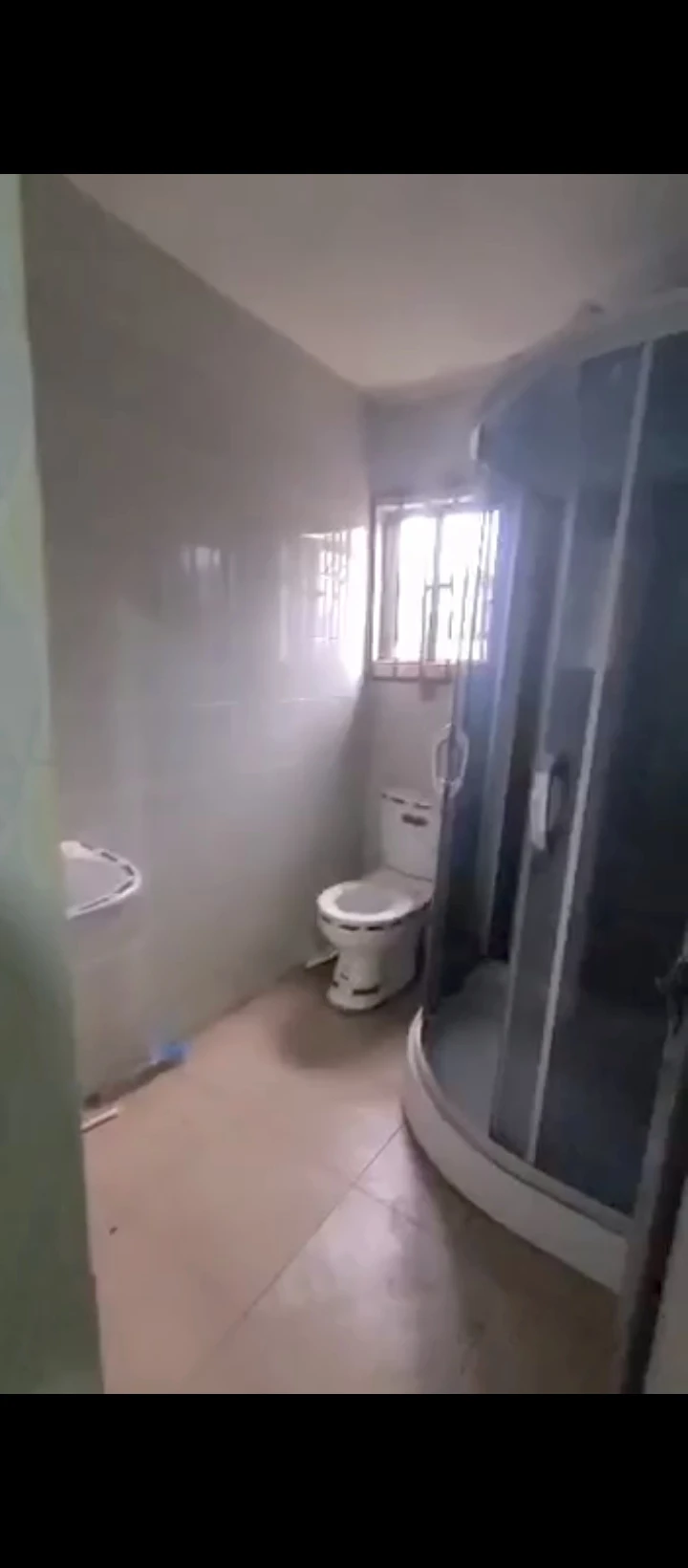 3 Bedroom Flat for Rent in 1st ugbor, Edo - Image 1