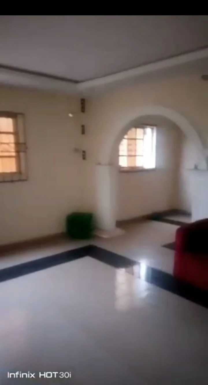 4 Bedroom Flat for Rent in 1st ugbor, Edo - Image 2