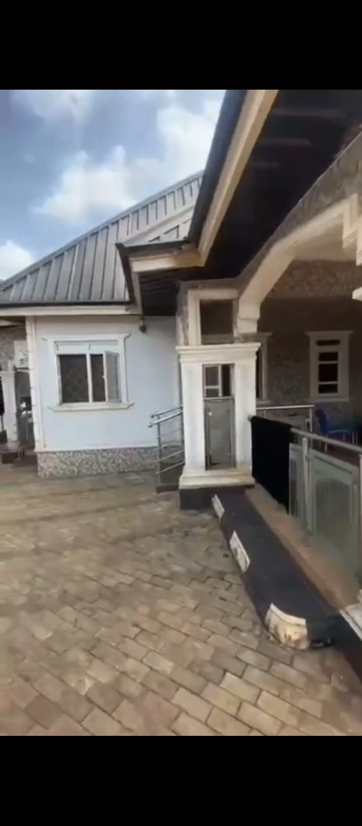 3 Bedroom Flat for Sale in Oluku, Edo - Image 4