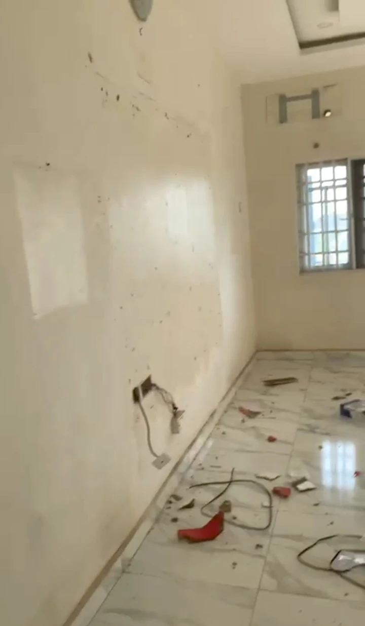 2 Bedroom Flat for Rent in Okhouromi, Edo - Image 1
