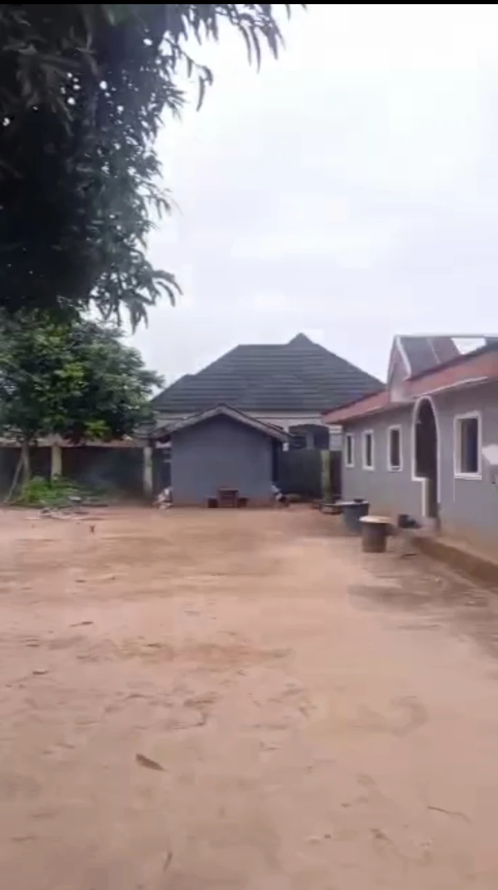 Bungalow for Sale in St savior road off upper sakpoba road Benin city, Edo - Image 2