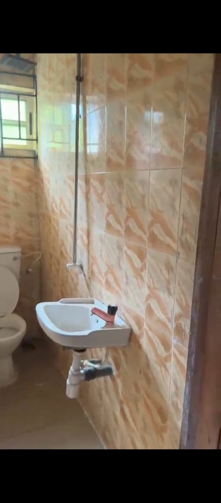 3 Bedroom Flat for Rent in 1st ugbor off kabaka street, Edo - Image 3