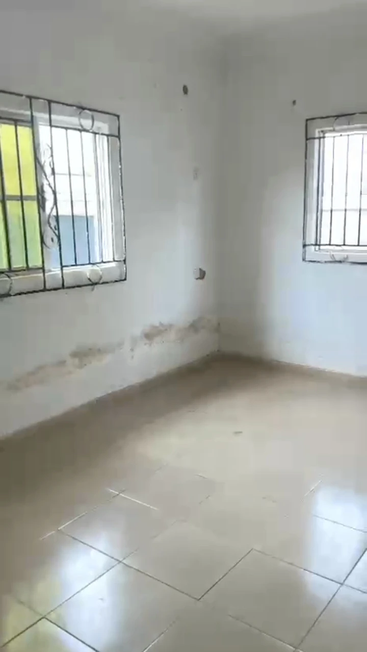 3 Bedroom Flat for Rent in 1st ugbor off kabaka street, Edo - Image 1