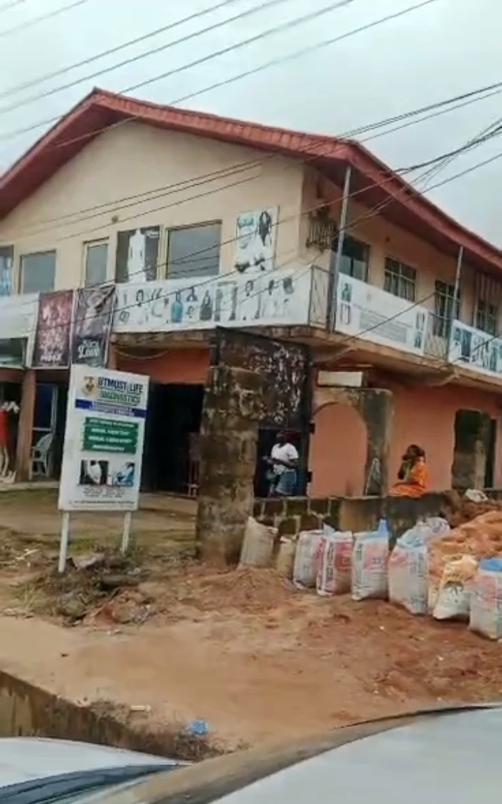 Plaza for Sale in Ekehuaw road, Edo - Image 1