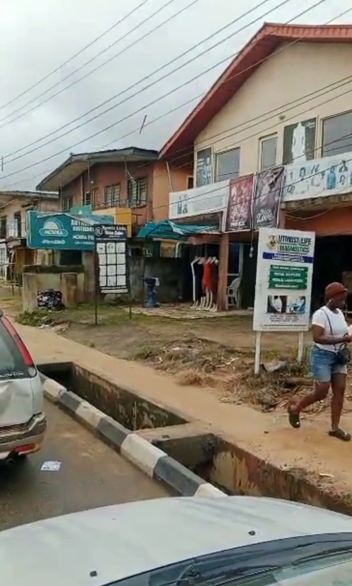Plaza for Sale in Ekehuaw road, Edo - Image 2