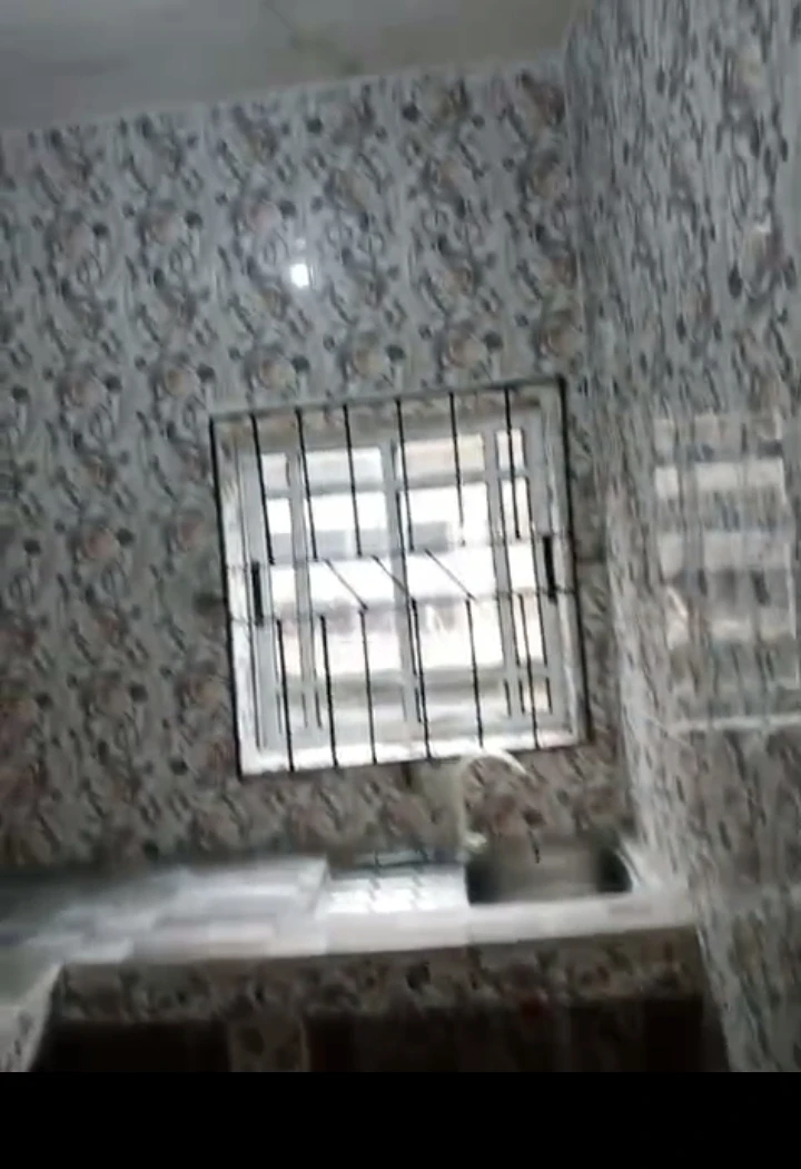 1 Bedroom Flat for Sale in Adesa Warri, Delta - Image 2