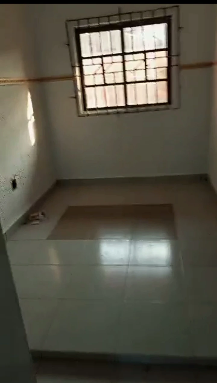 3 Bedroom Flat for Rent in Jakpa road, Delta - Image 1