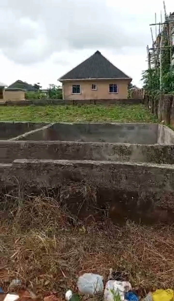 Uncompleted Building for Sale in Okoama community airport road, Edo - Image 1