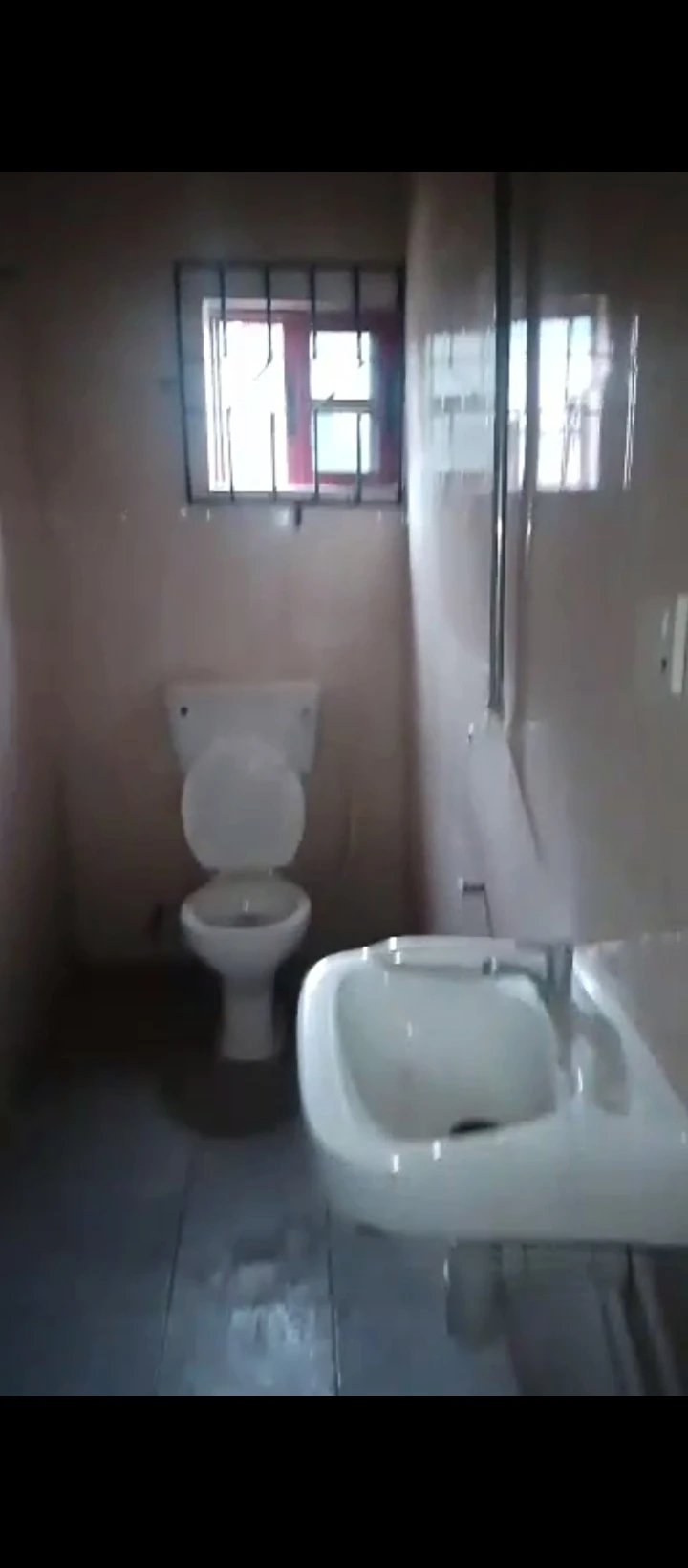 1 Bedroom Flat for Rent in Osubi Warri Delta state, Delta - Image 2