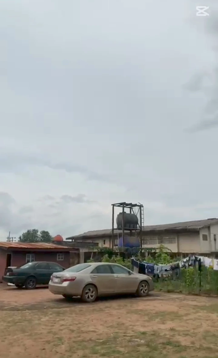 3 Bedroom Flat for Sale in Benin Auchi road Aduwawa, Edo - Image 3