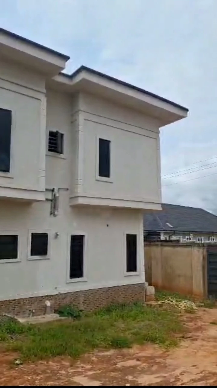 4 Bedroom Flat for Sale in Amagba, Edo - Image 1