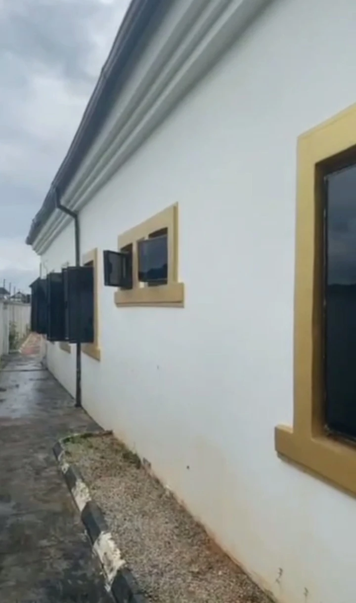 Bungalow for Sale in Obayator off obagie, Edo - Image 3
