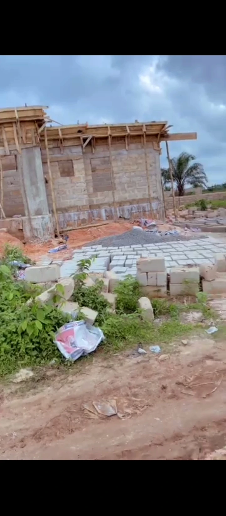 Uncompleted Building for Sale in Utesi community, Edo - Image 2