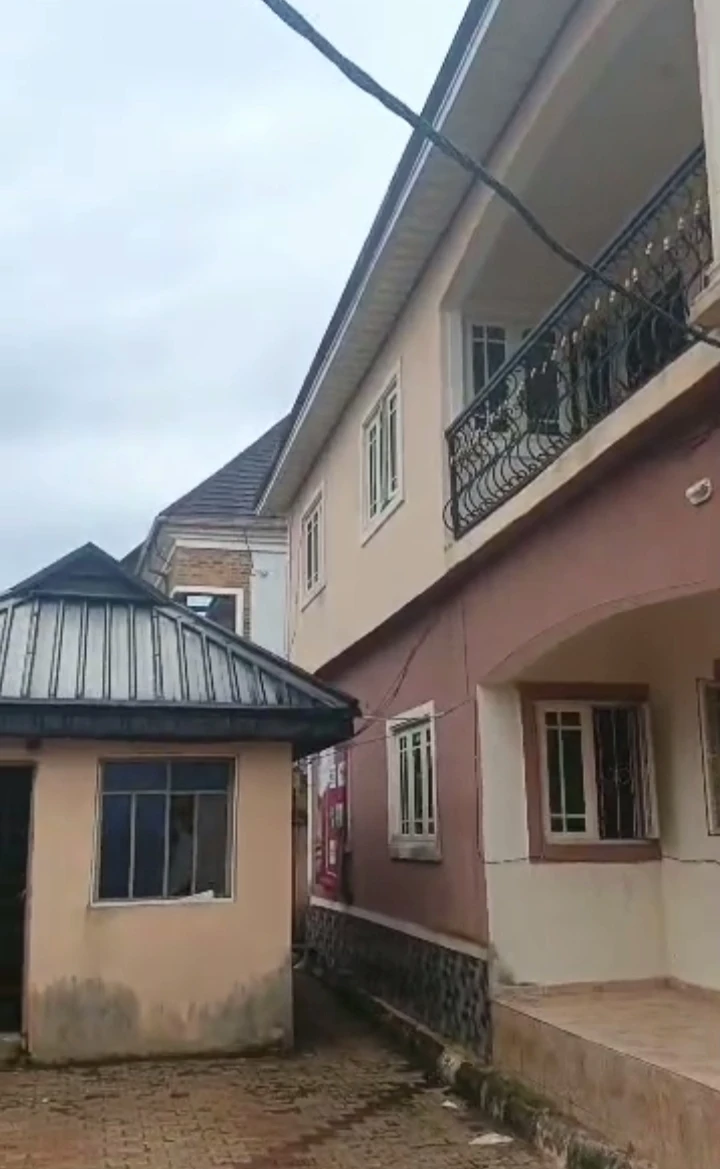 3 Bedroom Flat for Sale in Ugbor, Edo - Image 1