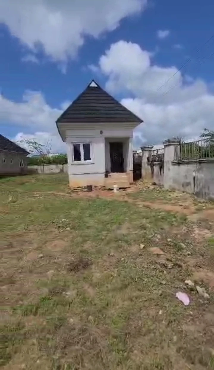 Bungalow for Sale in Obazagbor upper iriri Rd, Edo - Image 1