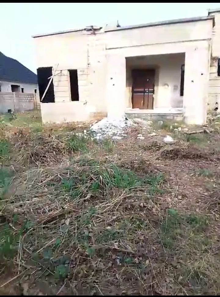 Bungalow for Sale in Okhouromi, Edo - Image 2