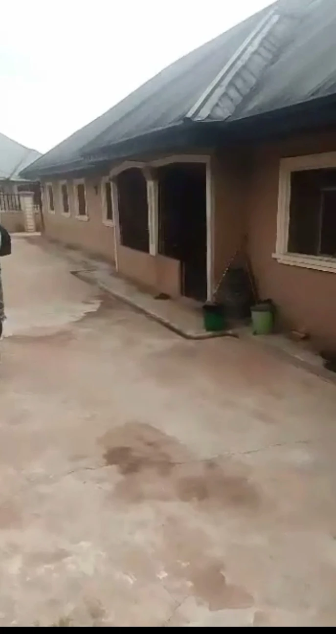 Bungalow for Sale in Agbor road, Edo - Image 2